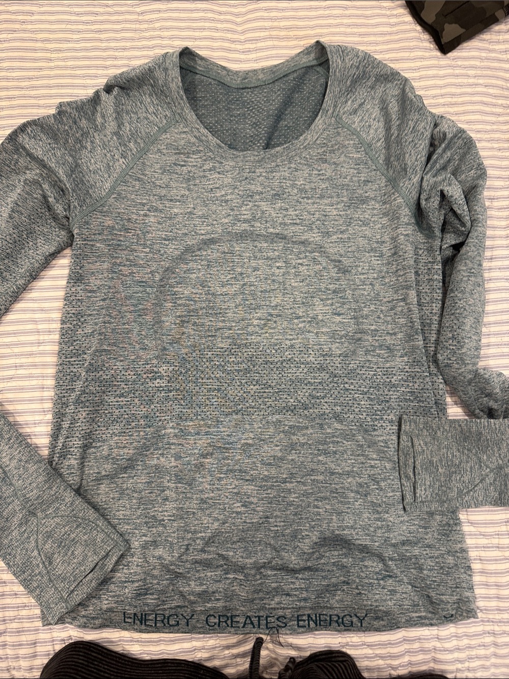 Lightweight Long-Sleeve Crew Neck Women's Top in Heather green